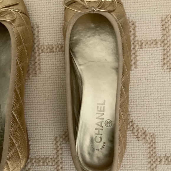 Authentic Gold Quilted Chanel Flats - Picture 5 of 5